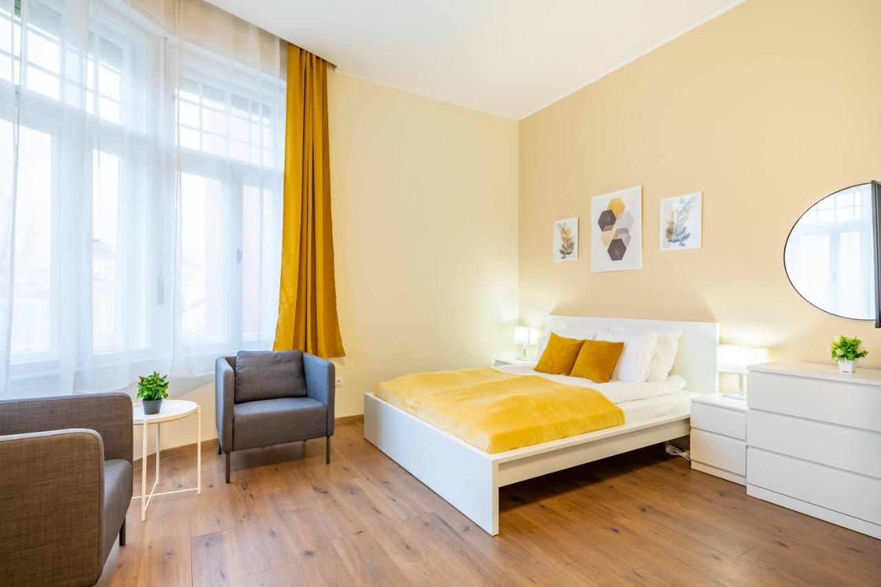Super Central New Studio Budapest Esterno foto