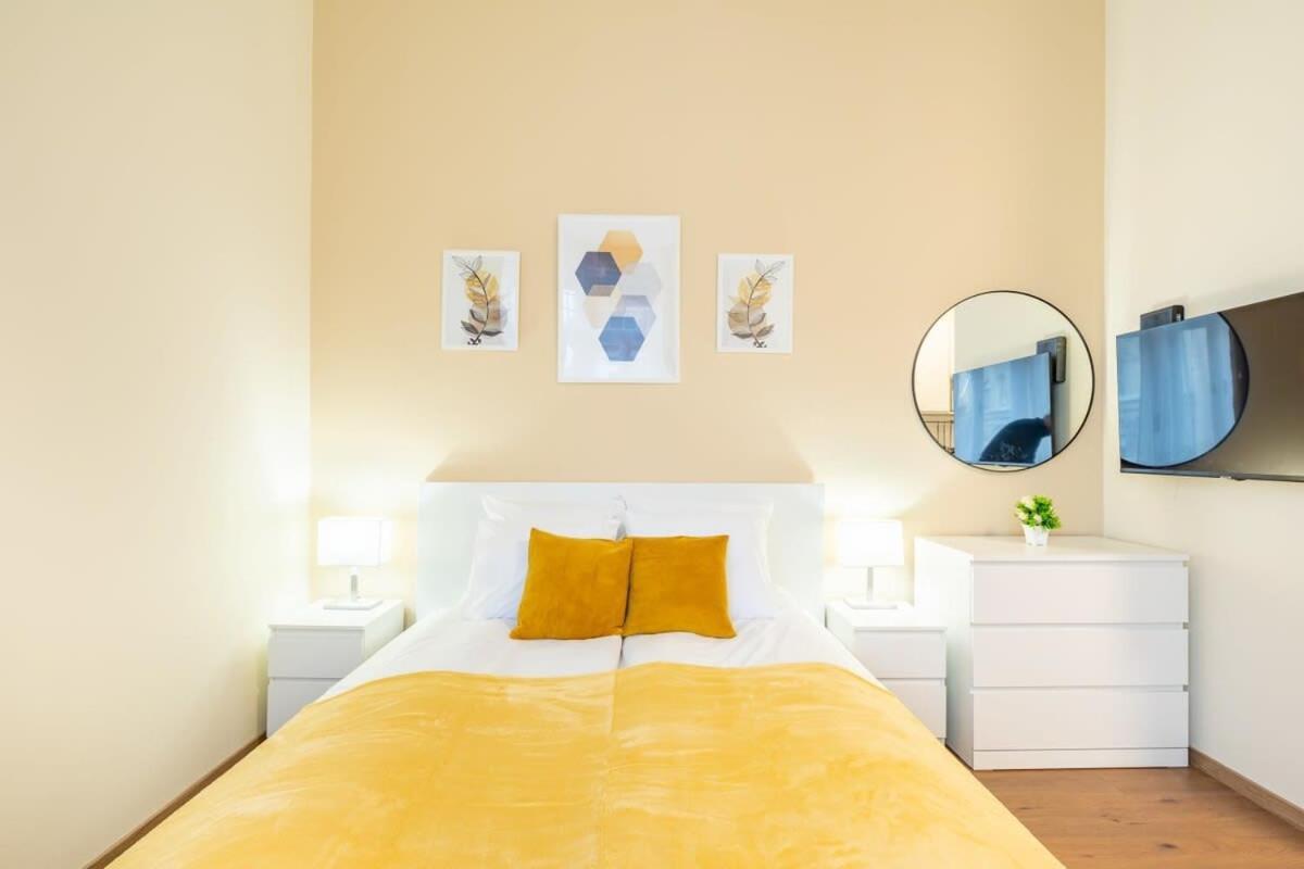 Super Central New Studio Budapest Esterno foto