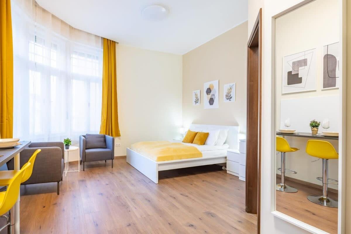 Super Central New Studio Budapest Esterno foto