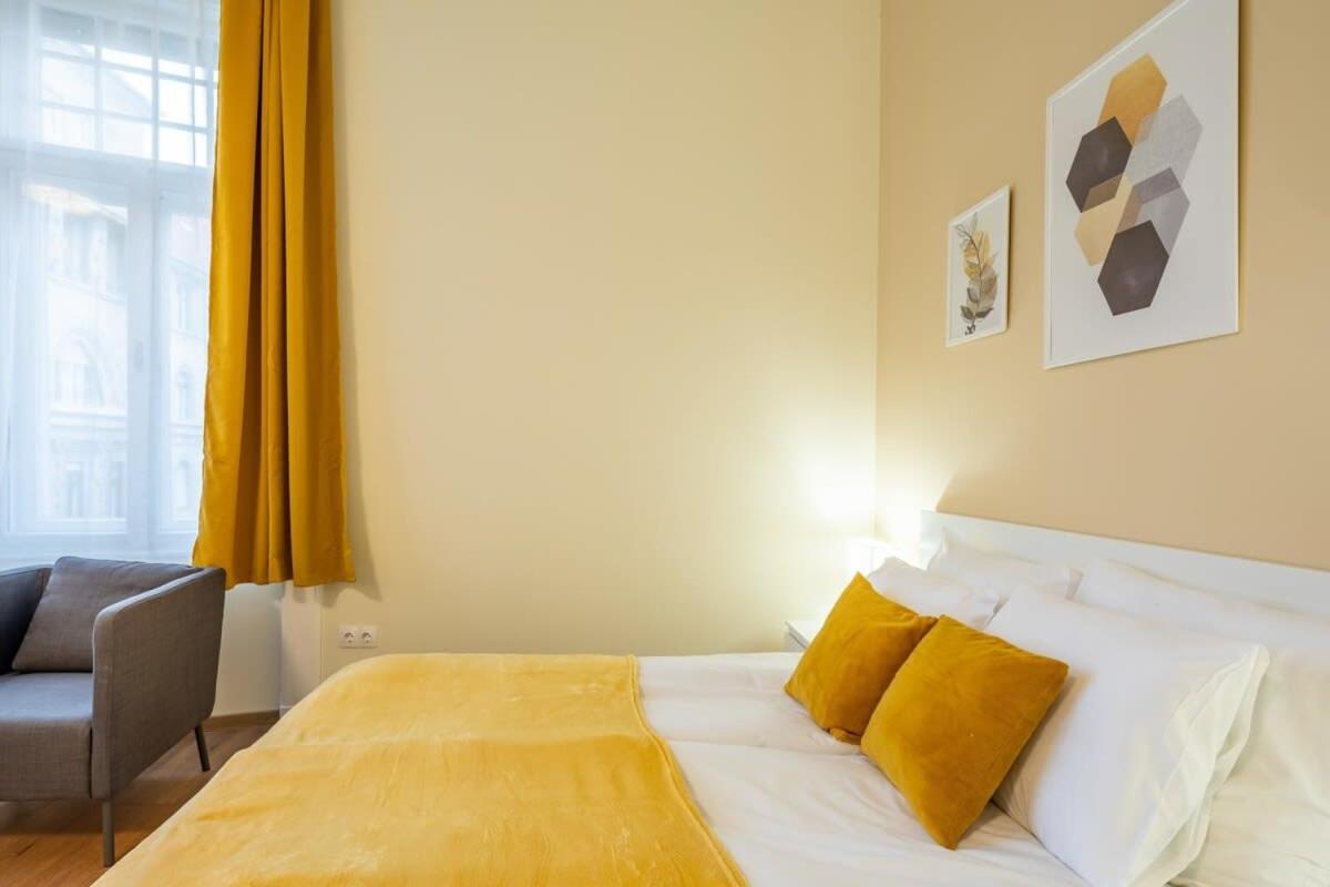 Super Central New Studio Budapest Esterno foto